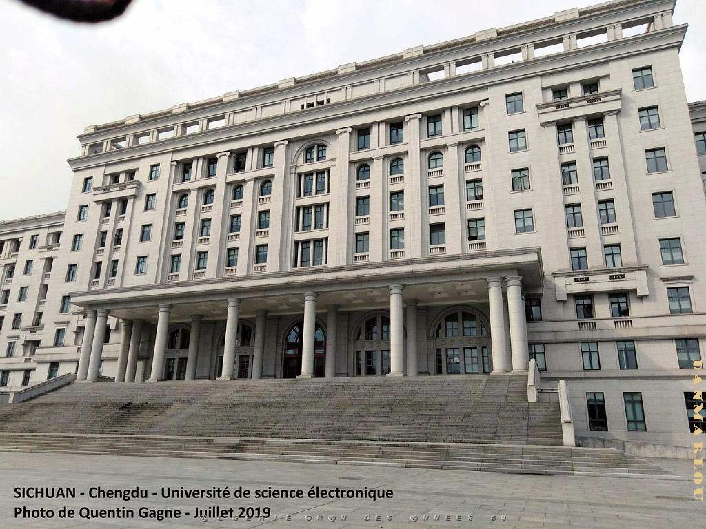 Chengdu- Universite Science electronique 061.jpg